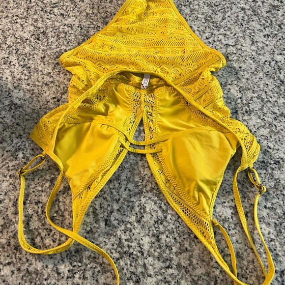 Becca Crochet Deep V-Neck One-Piece Swimsuit S - Picture 6 of 9